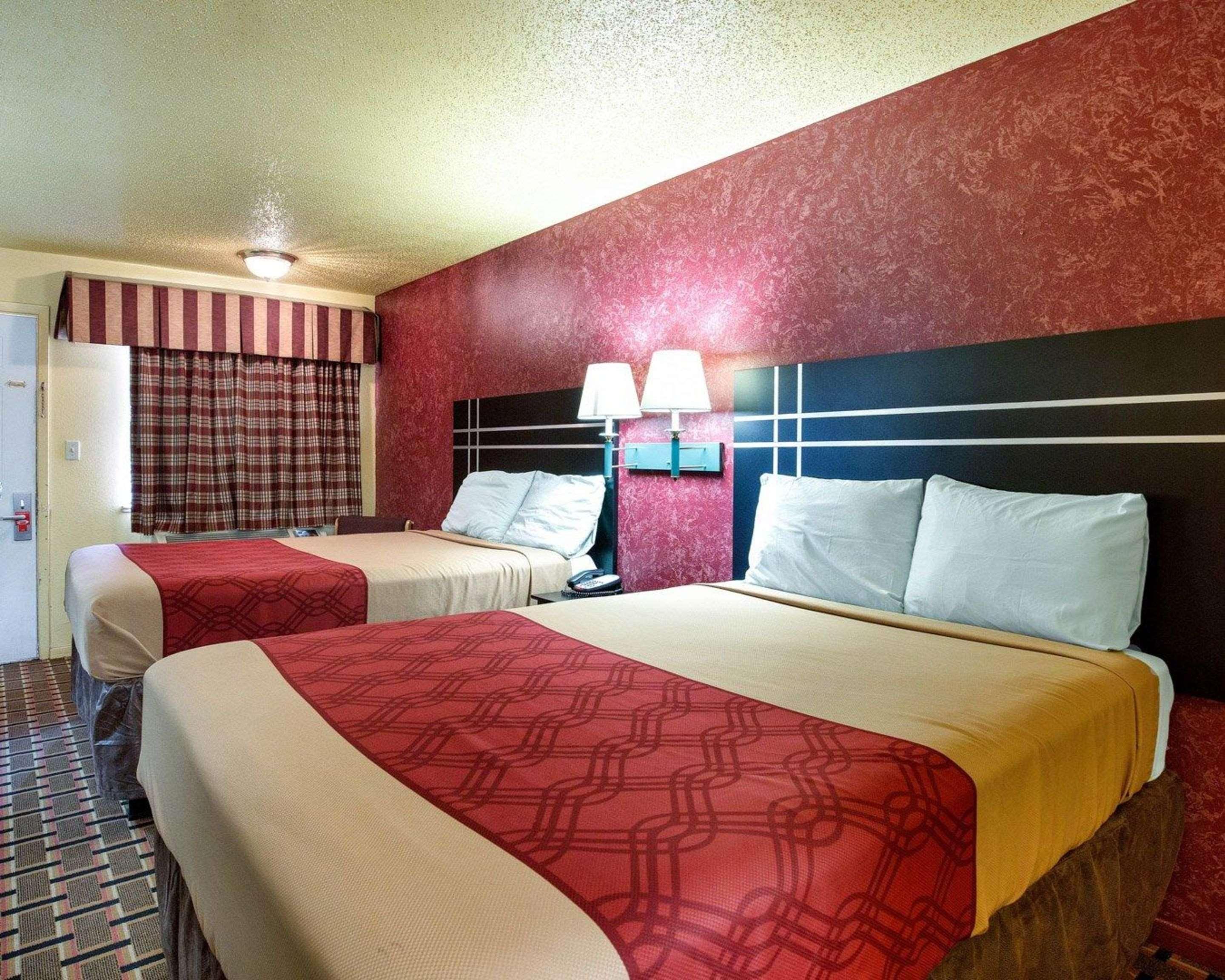 Econo Lodge Houston Brookhollow Exterior photo