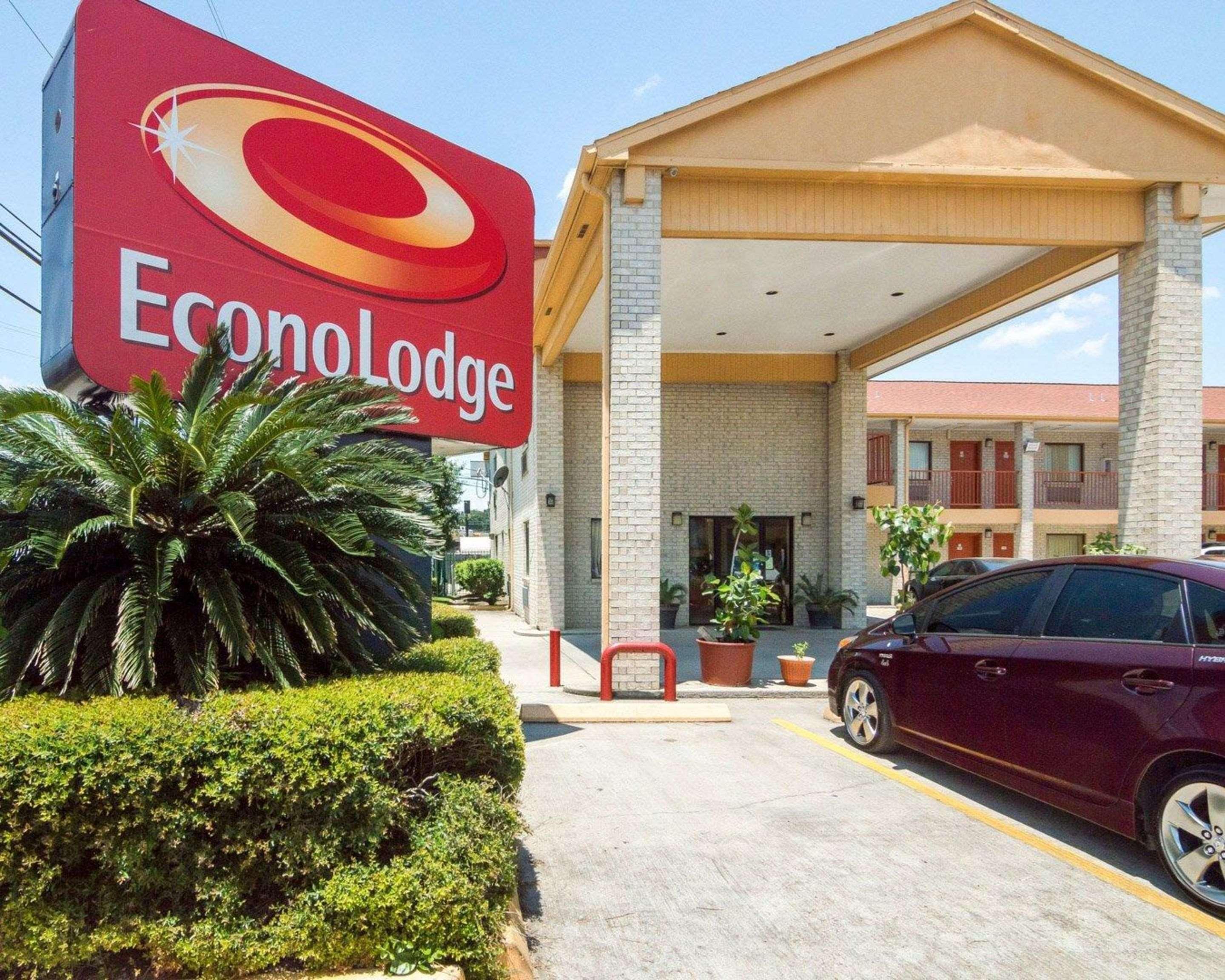 Econo Lodge Houston Brookhollow Exterior photo