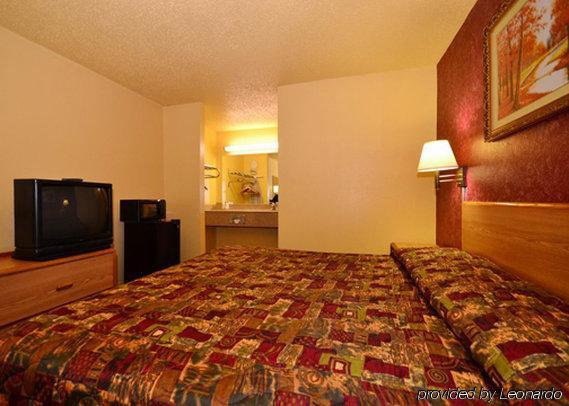 Econo Lodge Houston Brookhollow Room photo